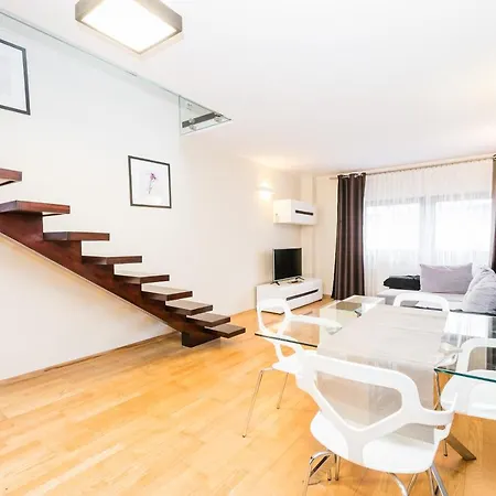 Radziwillowska Old Town Deluxe Wawelofts Апартаменты